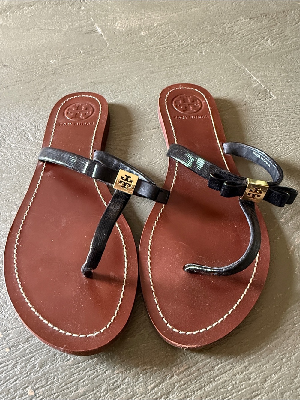 Tory Burch black thong sandals 8